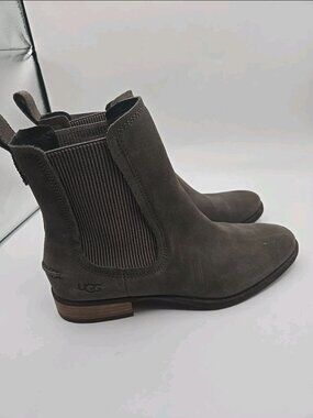 Ugg Boots Size 8 Hillhurst Chelsea Ankle Booties Waterproof Suede Leather